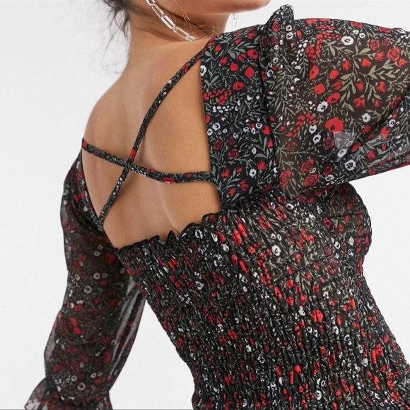 NWT Topshop Floral 3/4 Sleeve Smocked Ruffle Top - Picture 2 of 9